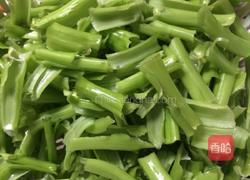 青椒炒通菜梗的做法图解1