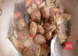 三鲜狮子头的做法图解5