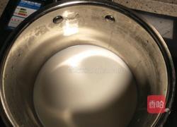 玫瑰牛奶的做法图解1