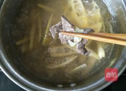 鲜笋猪肝鸡蛋汤的做法图解6