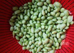 毛豆子炒茭白的做法图解2