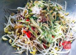 凉拌酸辣黄豆芽的做法图解5