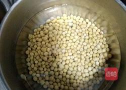 炸黄豆的做法图解1