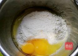 鸡蛋手擀面的做法图解1
