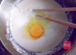 火腿肠鸡蛋饼的做法图解3