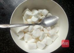 翻糖装饰淡奶油双层蛋糕的做法图解2