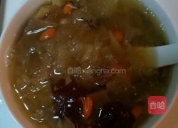 桃胶银耳枸杞红枣养生汤的做法图解5