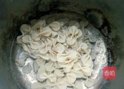 三色蝴蝶面的做法图解4