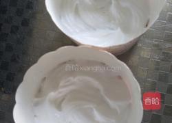 纸杯草莓蛋糕的做法图解2