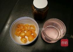 枇杷蜜饮的做法图解2
