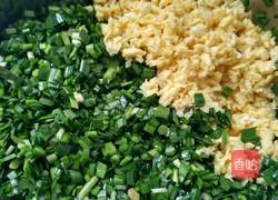 美味的韭菜盒子的做法图解1