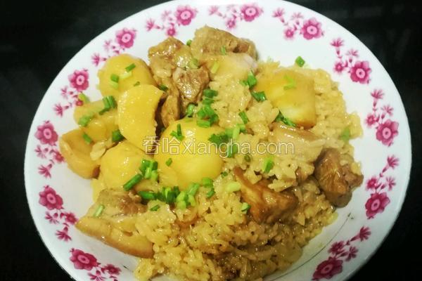 土豆红烧肉闷饭