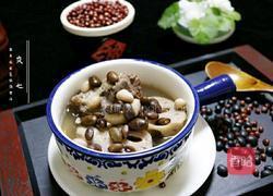 黑豆花生莲藕猪骨汤的做法图解7