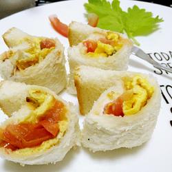 宝宝食谱之早餐篇 面包蛋卷的做法[图]