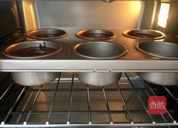 可可杯子蛋糕(覆盆子酸奶馅)的做法图解11