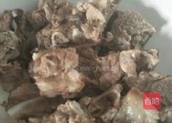 砂锅排骨营养汤的做法图解1