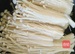 白灼金针菇生菜的做法图解2