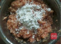 家常红烧狮子头的做法图解3