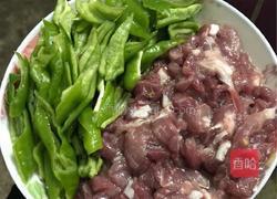 椒炒肉丝的做法图解1