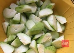 丝瓜烧毛豆的做法图解2
