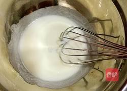 酸奶戚风蛋糕的做法图解3