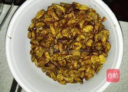 蚕蛹的做法图解1