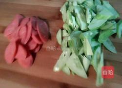 黄瓜火腿炒鸡蛋的做法图解2