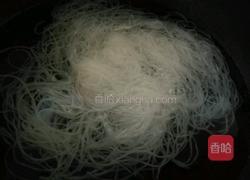 黄瓜粉丝拌海米的做法图解2