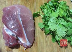 香菜瘦肉粥的做法图解2