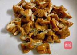 洋葱炒肥肠的做法图解1