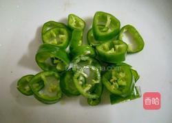 洋葱炒肥肠的做法图解3