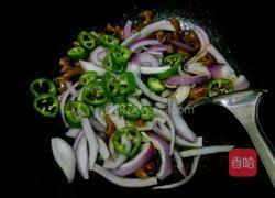洋葱炒肥肠的做法图解5