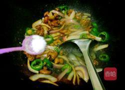 洋葱炒肥肠的做法图解6