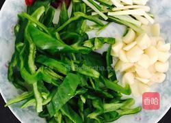 青椒炒猪肝肉丝的做法图解3