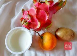 火龙果沙拉的做法图解1