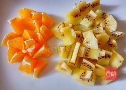 火龙果沙拉的做法图解3