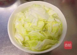 黑木耳胡萝卜炒包菜的做法图解2