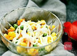 黄瓜蔬菜沙拉卷的做法图解3