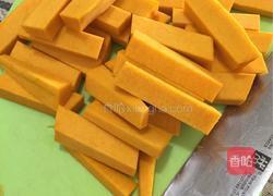 蛋黄焗南瓜的做法图解3