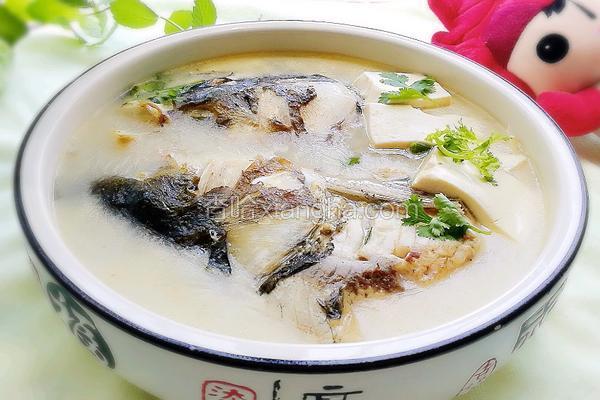 鳗鱼头豆腐汤图片