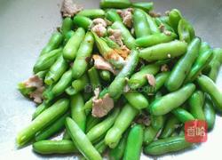 鲜蚕豆炒肉的做法图解5