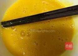 胡萝卜炒鹅蛋的做法图解3