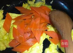 胡萝卜炒鹅蛋的做法图解8