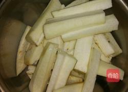茄子炒萝卜干的做法图解2