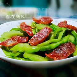 腊肠炒苦瓜的做法[图]
