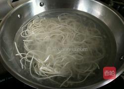 培根炒面的做法图解3