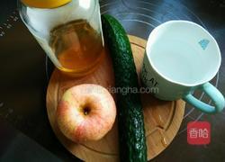 黄瓜苹果汁的做法图解1