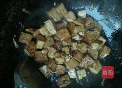 豆腐炒韭菜的做法图解3