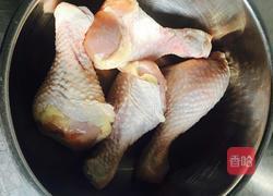 香菇焖鸡腿的做法图解1