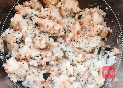 金枪鱼饭团的做法图解2